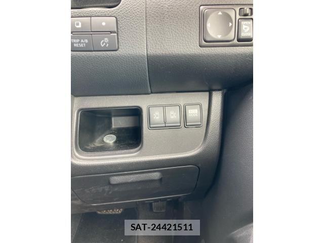 Nissan SERENA 2011-06 8882048-16