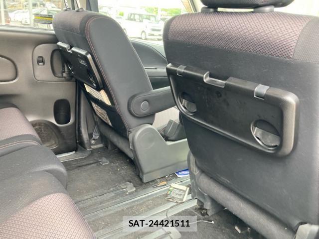 Nissan SERENA 2011-06 8882048-7