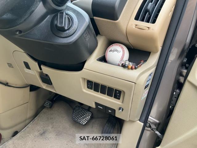 Nissan SERENA 2006-11 8882046-10