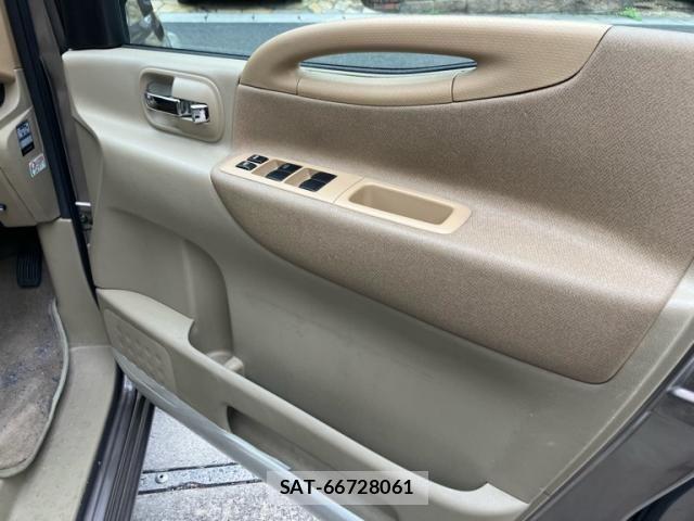 Nissan SERENA 2006-11 8882046-7