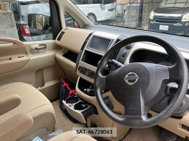 Nissan SERENA 2006-11 8882046-8