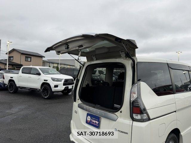 Nissan SERENA 2018-09 8882030-9