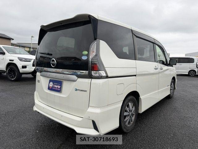 Nissan SERENA 2018-09 8882030-1