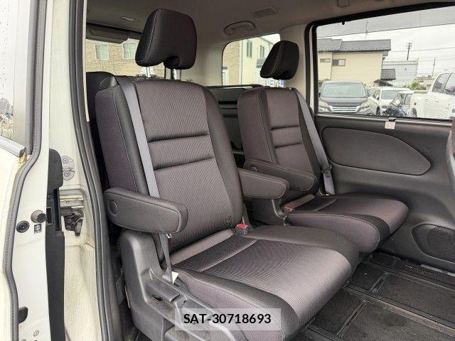 Nissan SERENA 2018-09 8882030-6