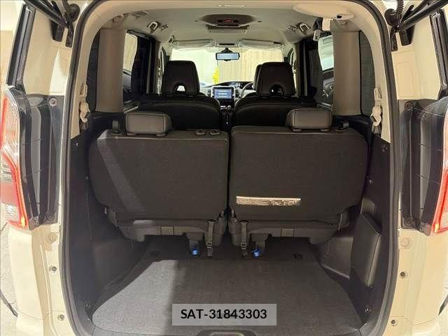 Nissan SERENA 2018-06 8882033-9