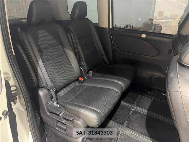Nissan SERENA 2018-06 8882033-7