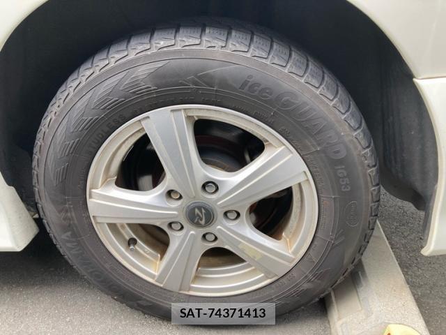 Nissan SERENA 2009-09 8882050-9