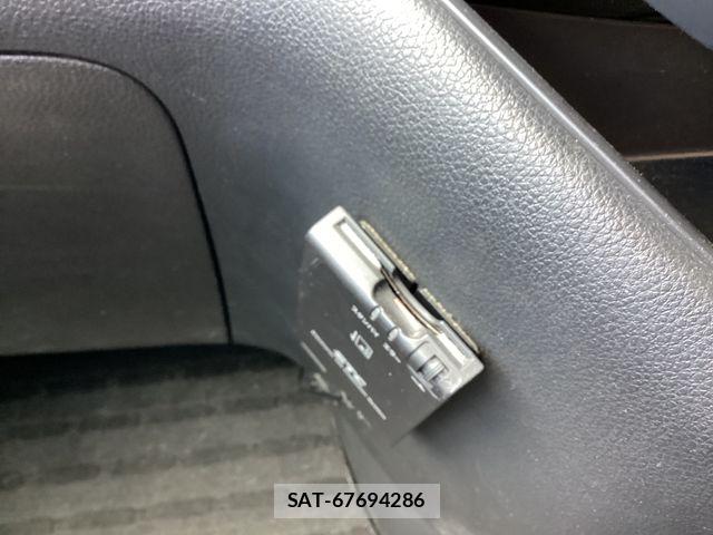 Nissan SERENA 2009-06 8884313-8