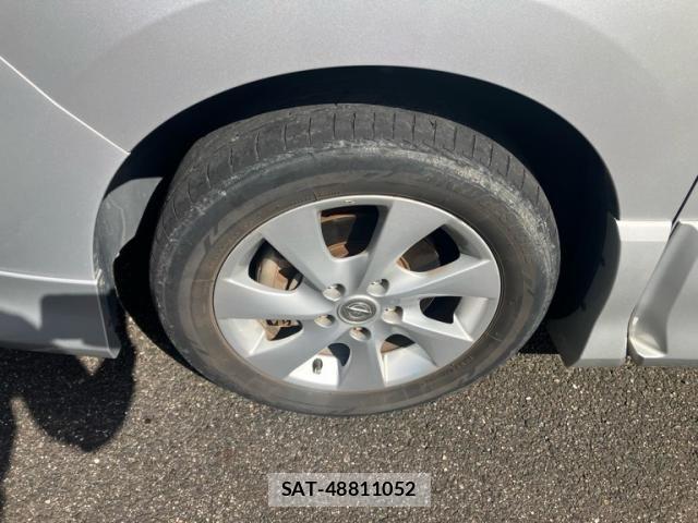 Nissan SERENA 2011-12 8884314-4