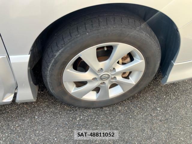 Nissan SERENA 2011-12 8884314-7
