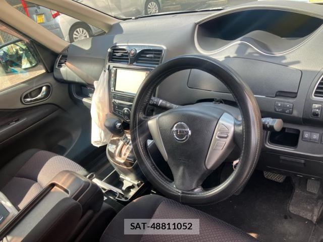 Nissan SERENA 2011-12 8884314-8