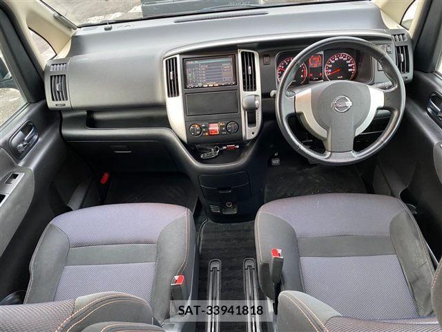 Nissan SERENA 2010-05 735899-15