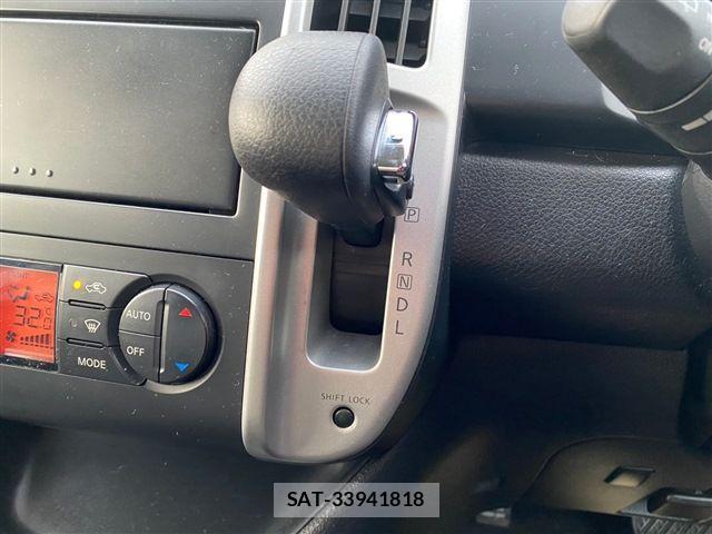 Nissan SERENA 2010-05 735899-29