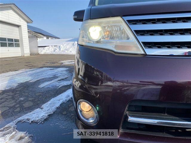 Nissan SERENA 2010-05 735899-8
