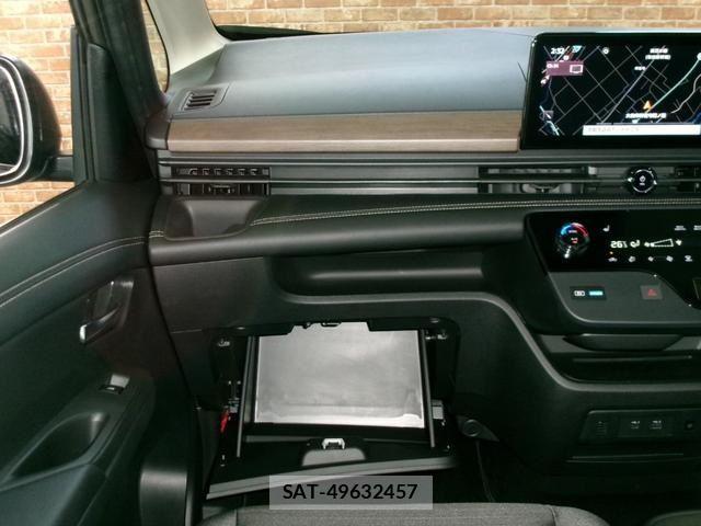 Nissan SERENA 2024-10 1043249-24