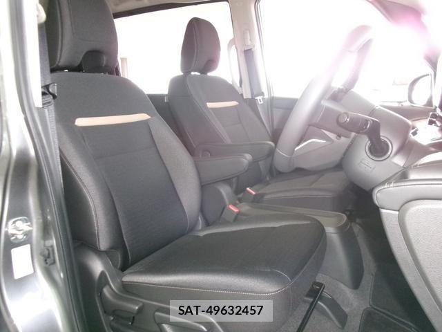 Nissan SERENA 2024-10 1043249-4