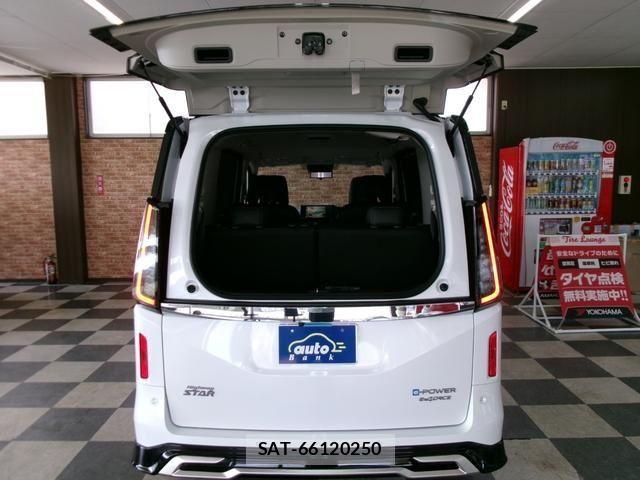Nissan SERENA 2024-10 1093830-11