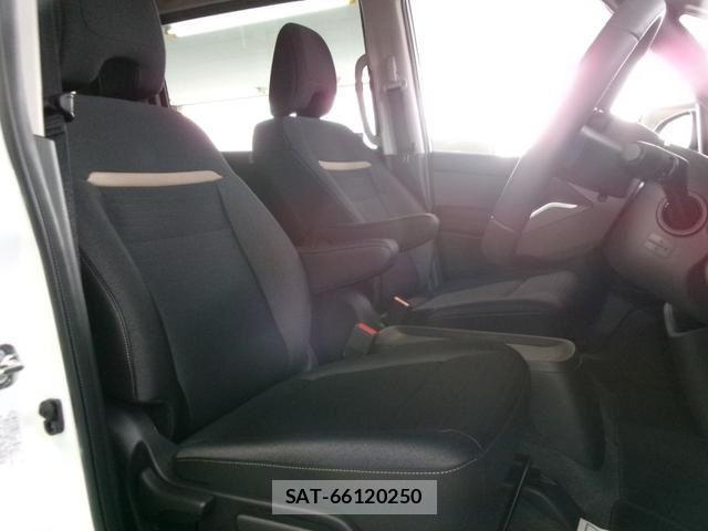 Nissan SERENA 2024-10 1093830-4