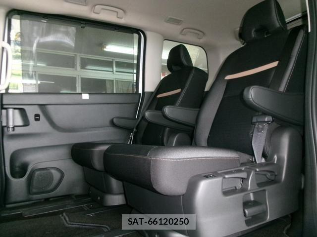 Nissan SERENA 2024-10 1093830-8