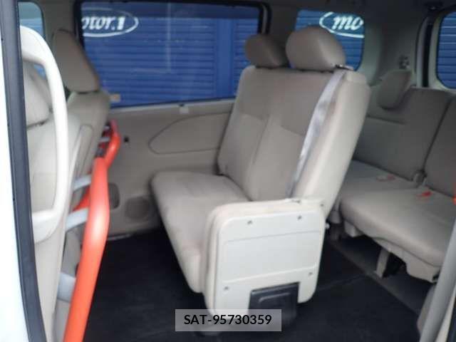 Nissan SERENA 2017-01 1323256-11