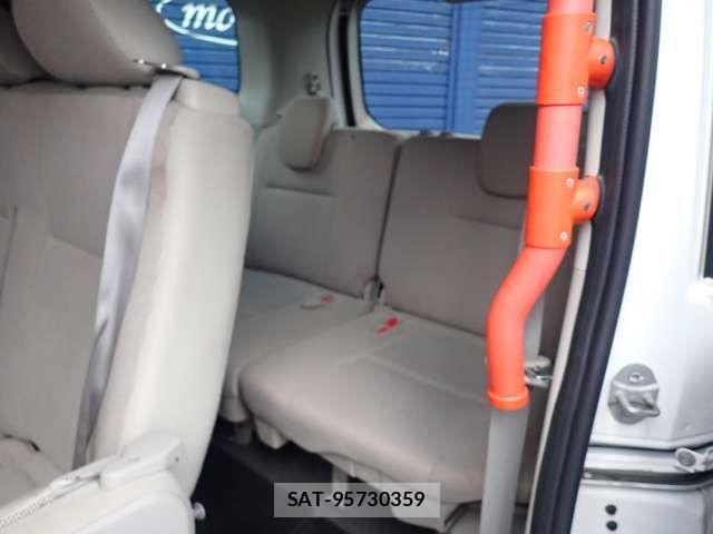 Nissan SERENA 2017-01 1323256-14