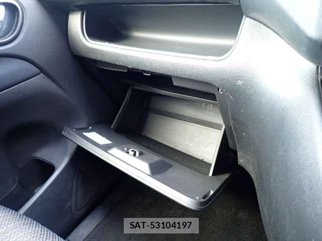 Nissan SERENA 2015-12 3909755-13
