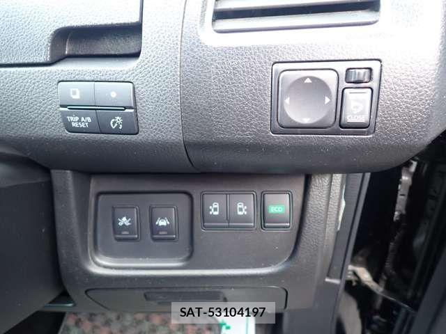 Nissan SERENA 2015-12 3909755-16
