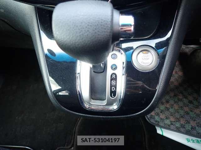 Nissan SERENA 2015-12 3909755-17