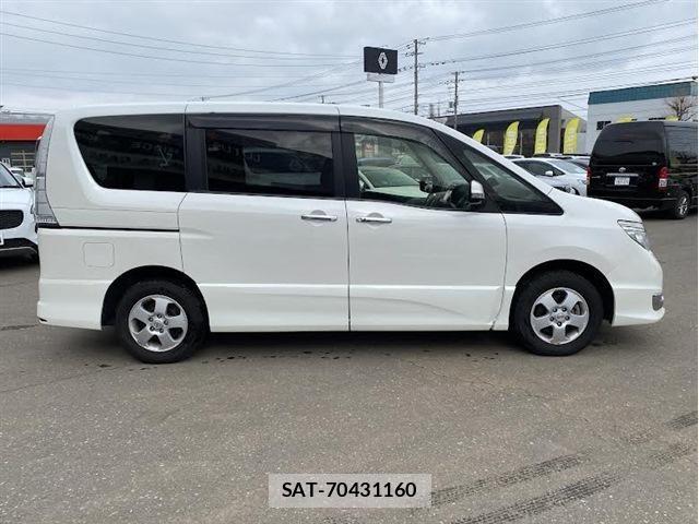 Nissan SERENA 2014-03 4601409-8