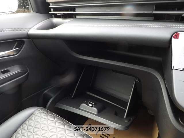 Nissan SERENA 2025-10 6018084-29