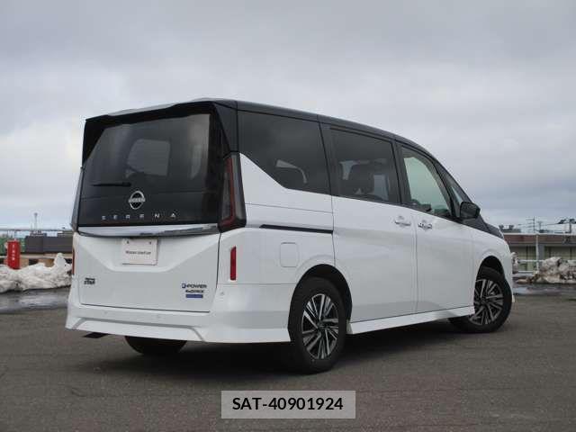 Nissan SERENA 2025-10 6018063-1