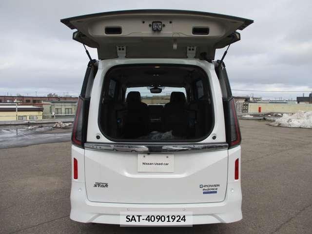 Nissan SERENA 2025-10 6018063-21