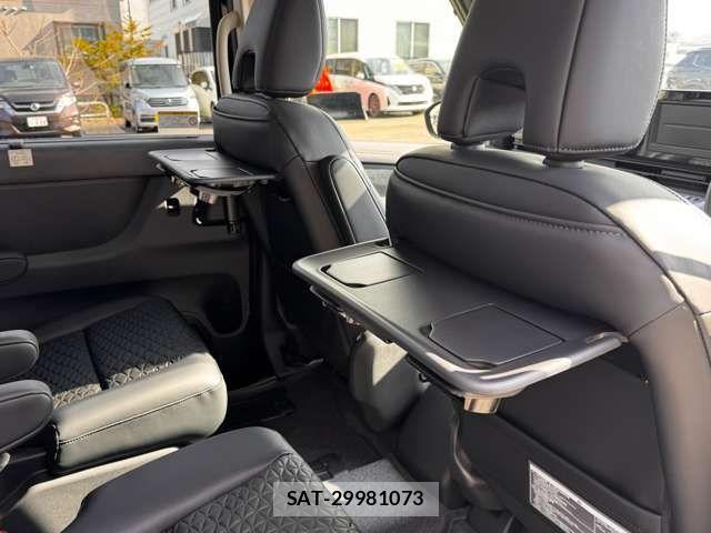 Nissan SERENA 2025-09 6018065-4