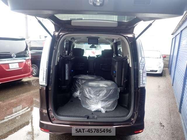 Nissan SERENA 2015-12 6018095-11