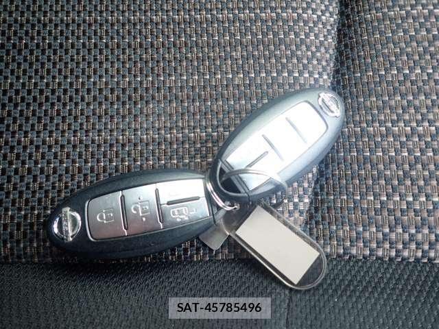 Nissan SERENA 2015-12 6018095-24