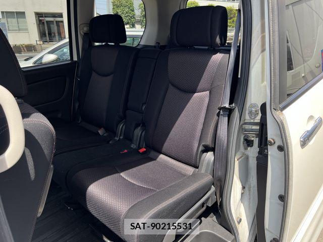 Nissan SERENA 2012-02 6527514-13