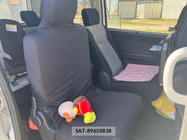 Nissan SERENA 2011-07 6614700-16