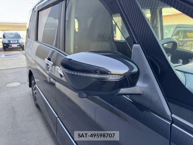 Nissan SERENA 2016-10 6673552-25