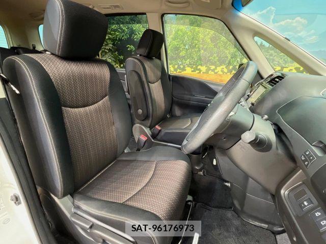 Nissan SERENA 2014-08 6753241-8