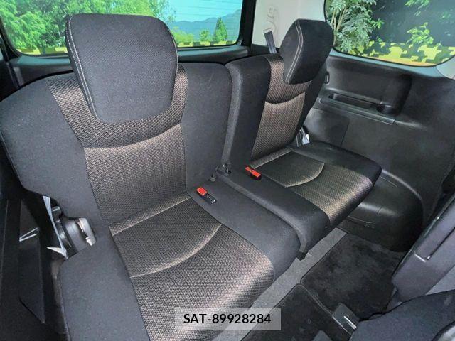Nissan SERENA 2014-07 6817157-10