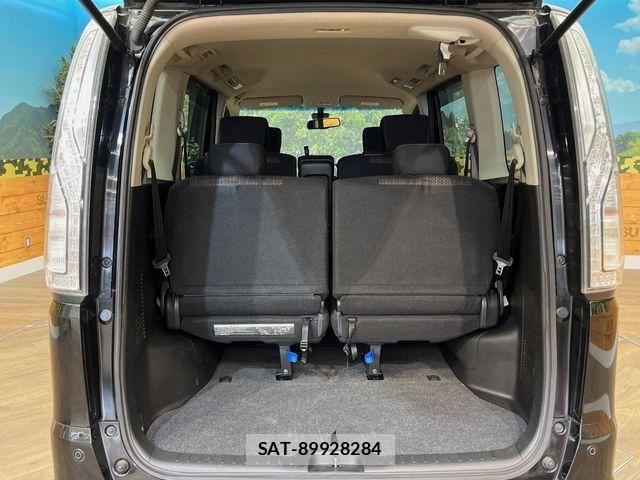 Nissan SERENA 2014-07 6817157-11