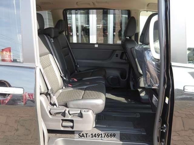Nissan SERENA 2023-04 7060637-16