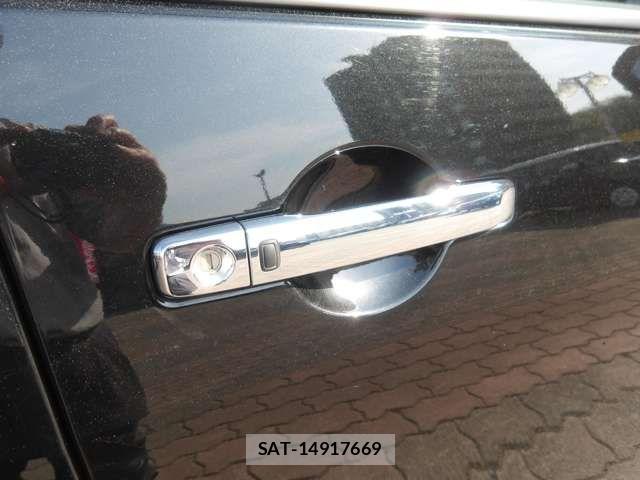 Nissan SERENA 2023-04 7060637-3