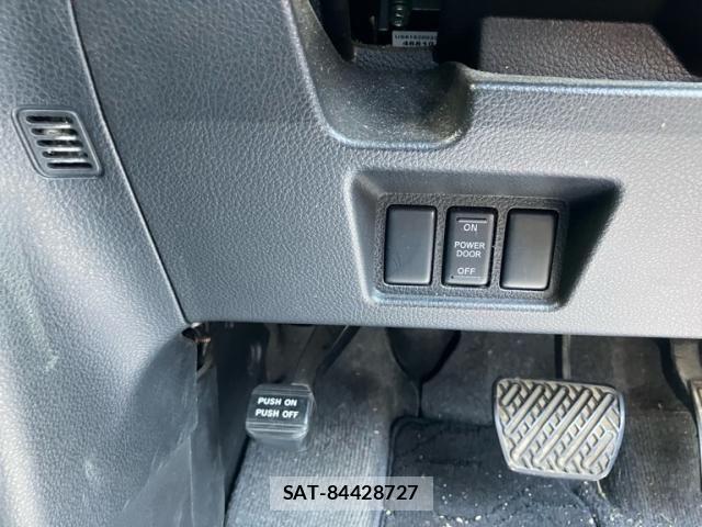 Nissan SERENA 2011-07 7224778-15