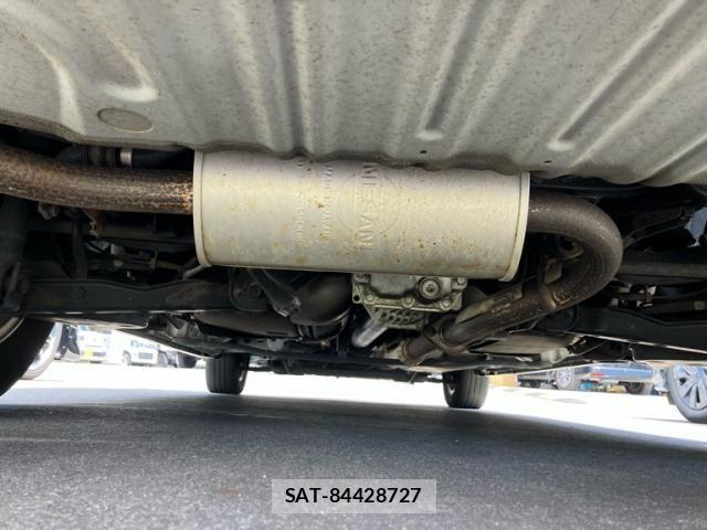 Nissan SERENA 2011-07 7224778-17