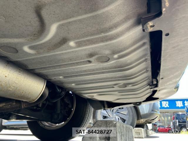 Nissan SERENA 2011-07 7224778-18