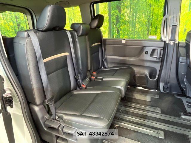 Nissan SERENA 2023-05 7218041-9