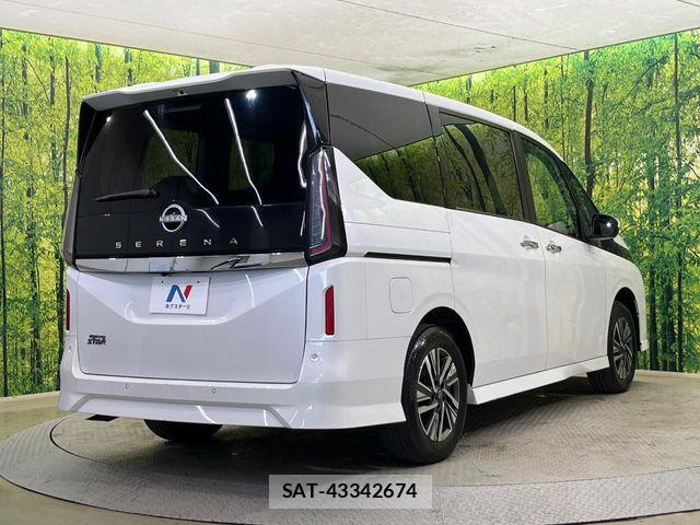 Nissan SERENA 2023-05 7218041-17