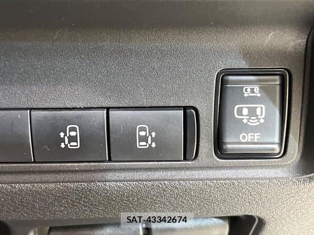 Nissan SERENA 2023-05 7218041-6