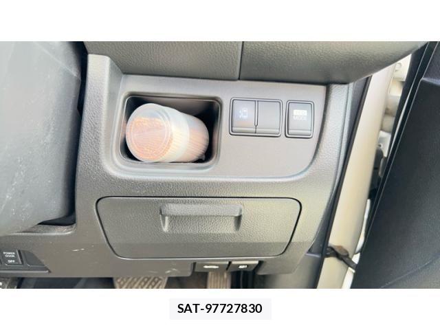 Nissan SERENA 2011-07 7224771-9